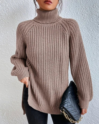 Schlitzpullover mit Rollkragen und Raglanärmeln