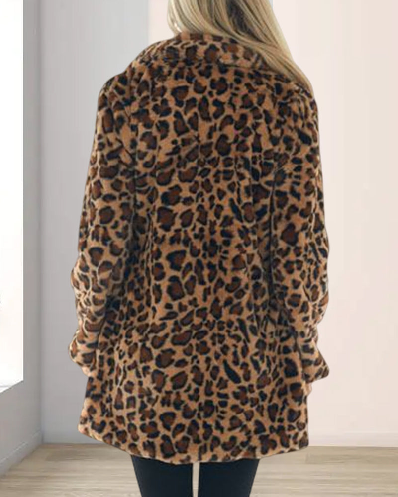 Plüschjacke mit Leopardenmuster