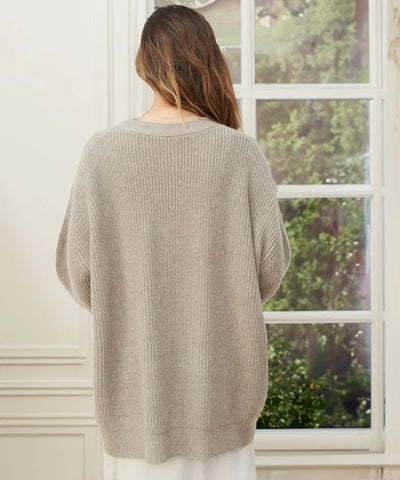 Genevie - Ein vielseitiger Strickpullover mit V-Ausschnitt