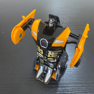 Transformierender Spielzeug-Roboter – Batteriefrei, Push & Play