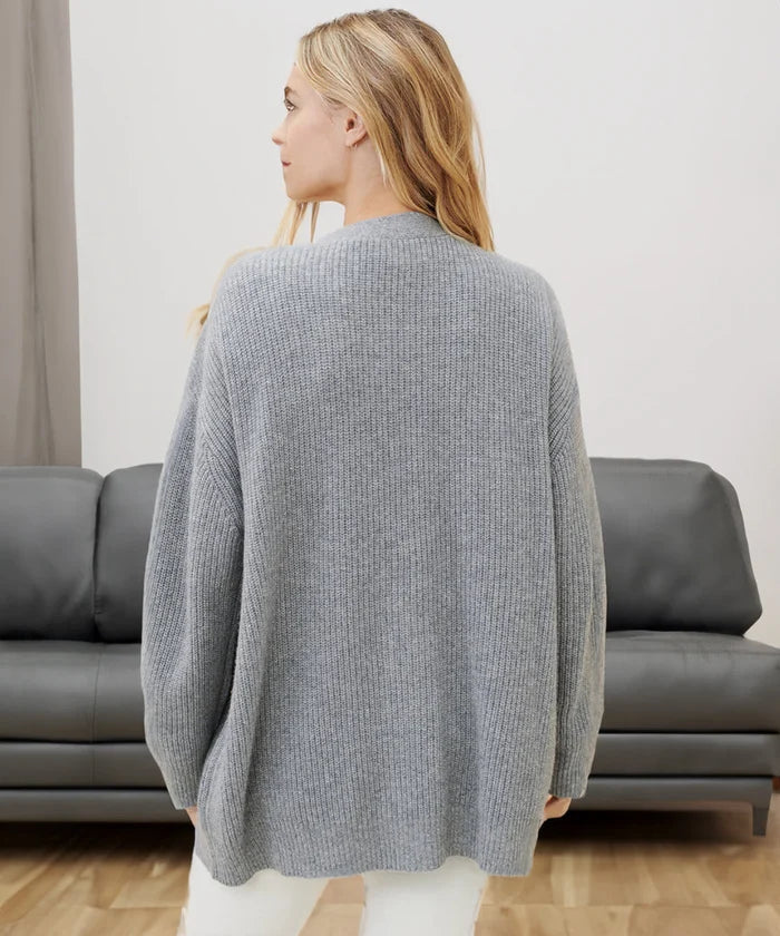 Genevie - Ein vielseitiger Strickpullover mit V-Ausschnitt